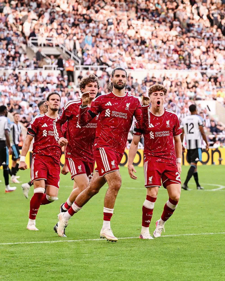 1788932167620_17888873995082271854444954769336578148181934457754035219588184792565f724193e5adc7af-1788887547138389684031