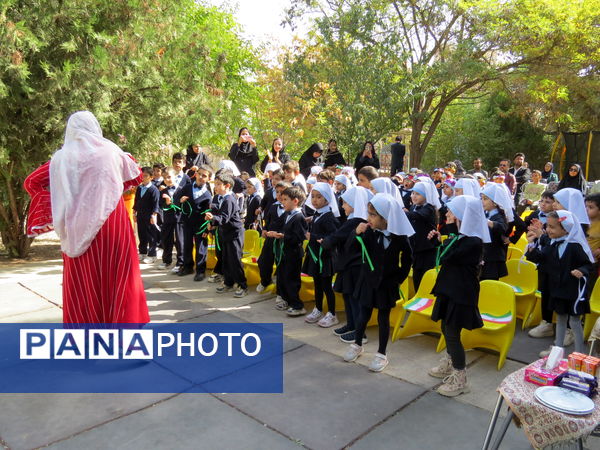 جشن غنچه‌ها در شهرستان بجنورد