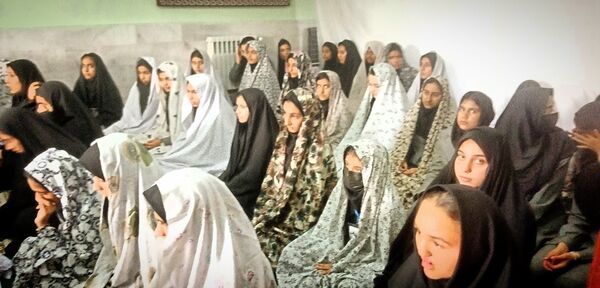 پویش میز گفت‌وگو در دبیرستان حاج مهدی روحانی ارغا