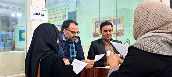  دیدار والدین با معلمان در دبیرستان ابوذر غفاری نیشابور