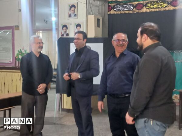 بازدید مدیر آموزش و پرورش ناحیه ۴ کرج از مدرسه تزکیه اسکان زائران رهبر شهید