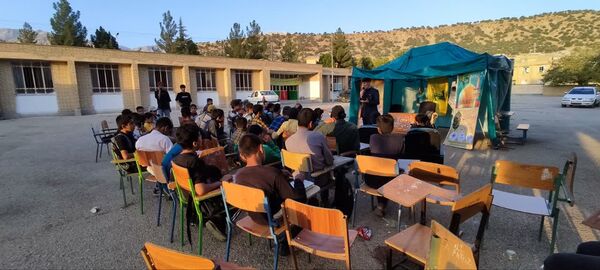 نواخته شدن زنگ مقاومت در دبیرستان مولوی یاسوج