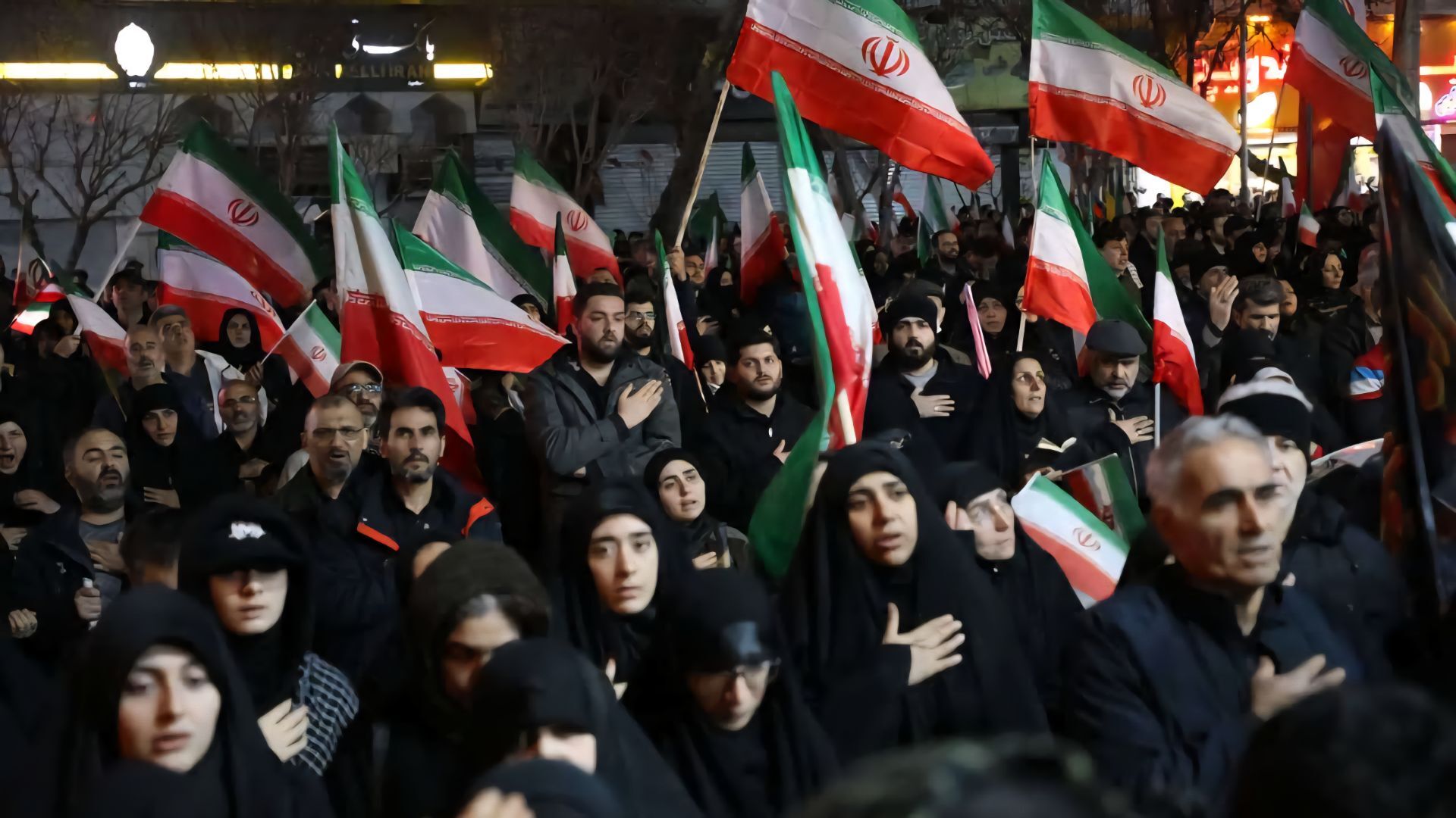 بیست و هفتمین سیل خروشان مردمی در راهپیمایی‌ها