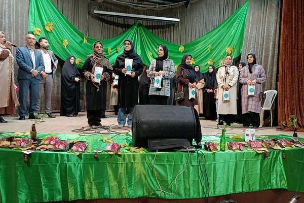 دبیرستان عترت ورامین، عطر مادر را در کانون هدایت پراکند