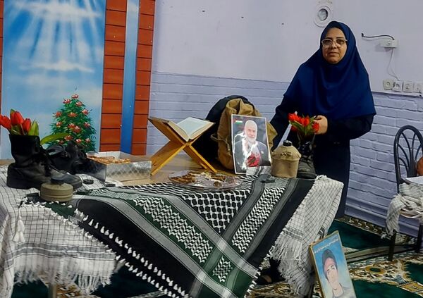 کلاس آمادگی و دفاعی با رنگ و بوی شهدا در دبیرستان فاطمیه