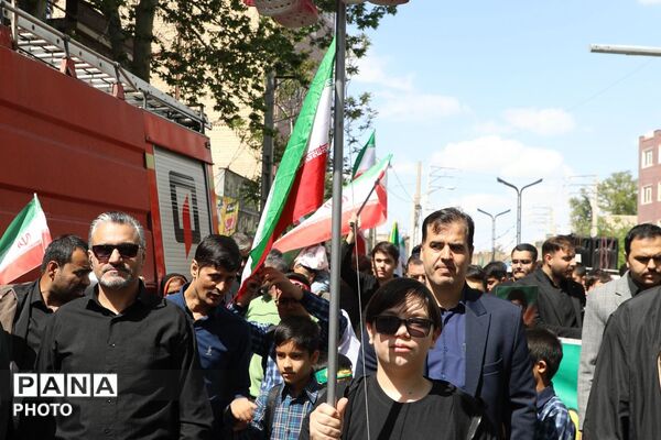 اجتماع بزرگ دسته‌های عزاداری دانش‌آموزی و فرهنگیان پیشوا در اربعین رهبر شهید