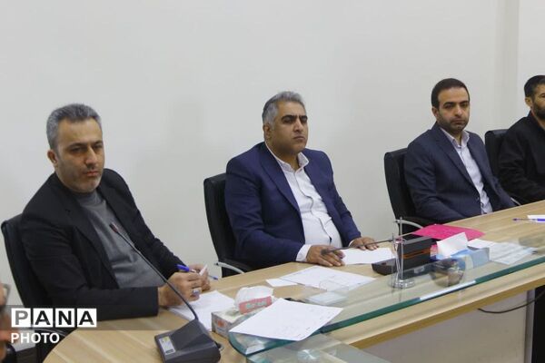 جلسه ستاد تنظیم بازار فیروزکوه برای مدیریت بازار رمضان و نوروز