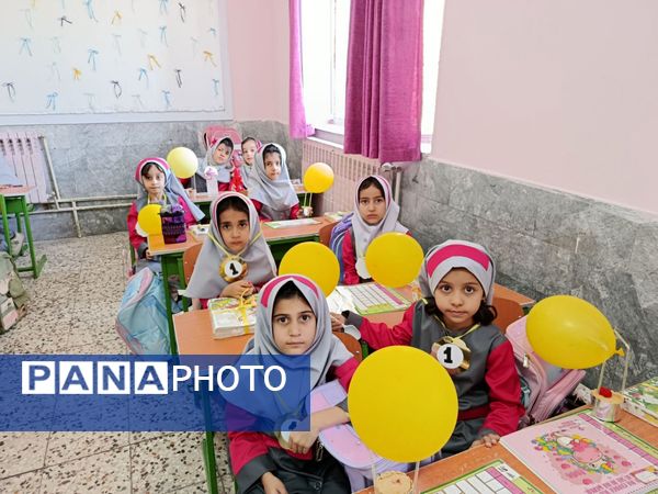 برگزاری جشن شکوفه ها کلاس اولی‌ در شهرستان جاجرم