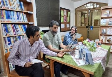 خط کتاب در کتابخانه خواجه نصیر طوسی شیراز