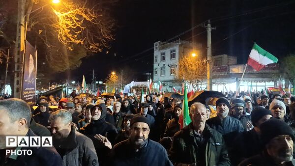 سرما در برابر آتش عشق دلها به رهبر چیزی نبود