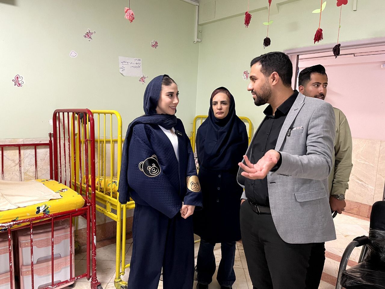بازدید قهرمان تکواندو از مرکز نگهداری دختران دارای معلولیت
