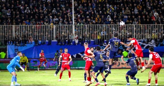 پیروزی پرسپولیس در نیمه اول بازی با ملوان