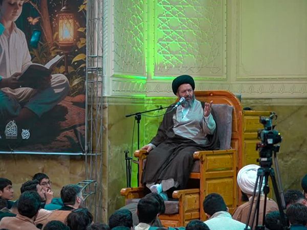 جلوه‌ای از اعتکاف دانش‌آموزی در مسجد امام علی‌بن‌ابی‌طالب (ع)