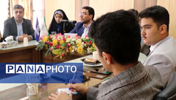 نشست دانش‌آموز خبرنگاران منتخب پانا با معاون پرورشی و فرهنگی استان آذربایجان شرقی