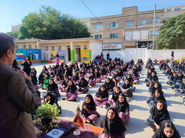 نواختن زنگ آغاز هفته سلامت روان در شهرستان سملقان