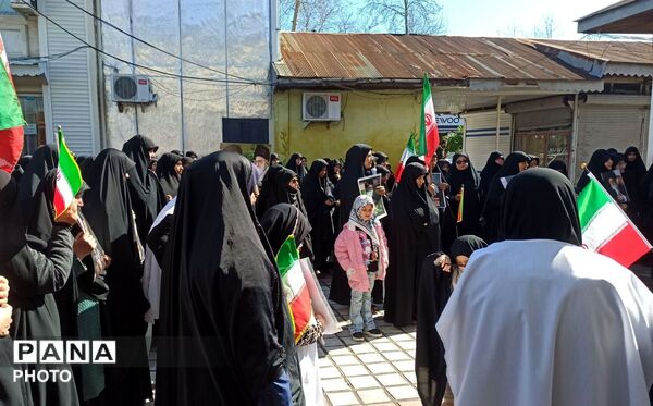 بر پا نگه داشتن مکتب زینب(س) توسط بانوان خشکبیجاری