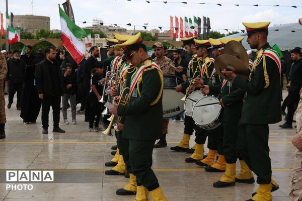 آیین تشییع 12 شهید حملات هوایی در قم