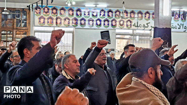 حضور حماسی مردم کومله در بیعت با رهبر معظم انقلاب 