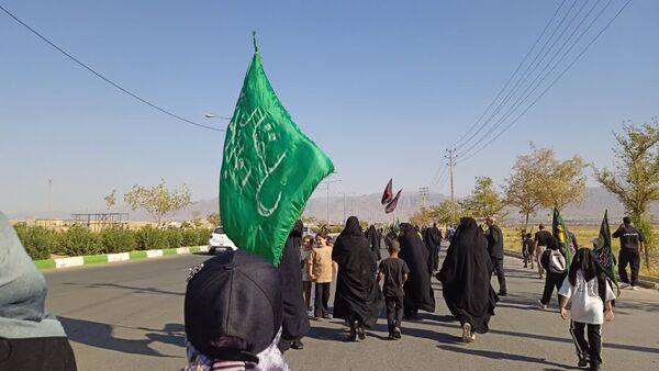 حرکت عشاق اهل بیت از موکب علی اصغری فدافن درآغازین لحظات اربعین حسینی