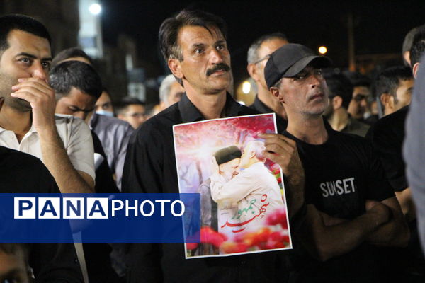 اجتماع مردم یزد در سوگ سیدالشهدای خدمت