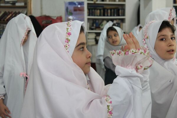 پرواز فرشته‌های آسمانی؛ جشن تکلیف دختران سملقان در مسجد جامع