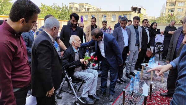 بهره‌برداری از دبستان ۱۲ کلاسه حسن‌زاده در مشهد 