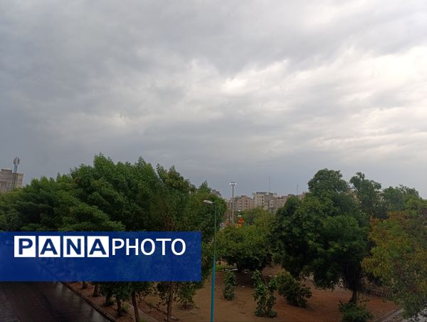 بارش باران چهره بندرعباس را پاییزی و دل‌انگیز کرد