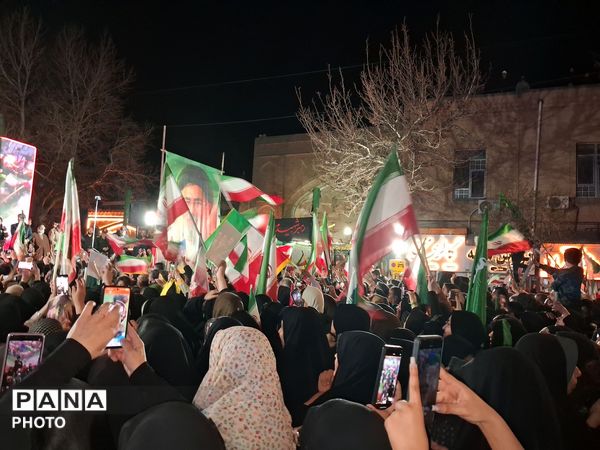 پیمان دوباره با رهبری با نوای رسای مهدی رسولی در آیین تجدید بیعت 
