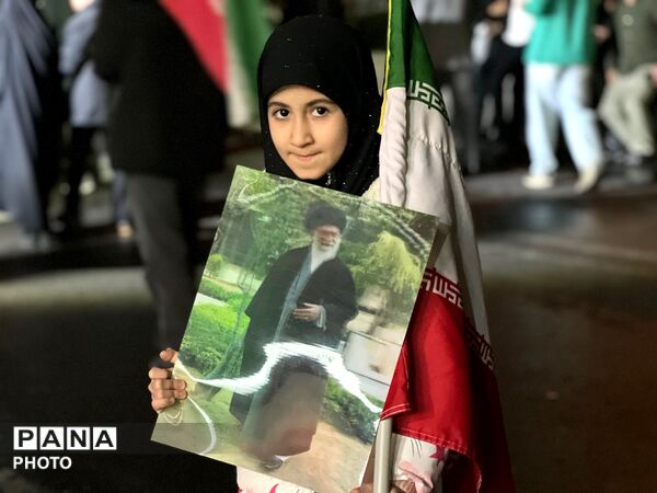 حضور کودکان در تجمعات مردمی