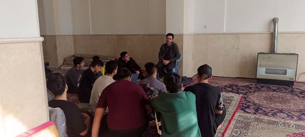 مراسم معنوی اعتکاف دانش‌آموزان پسر ابرکوهی در مسجد چهارده معصوم 