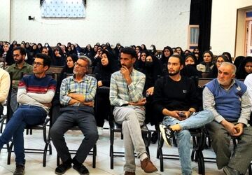 جلسه اولیا و مربیان در دبیرستان نمونه دولتی شهید حاج قاسم سلیمانی شهرستان بن