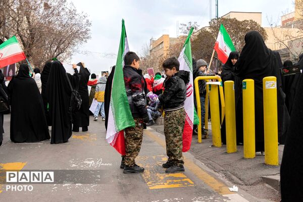 سربازان کوچک در اجتماع مردمی تبریز به خونخواهی از رهبر شهید