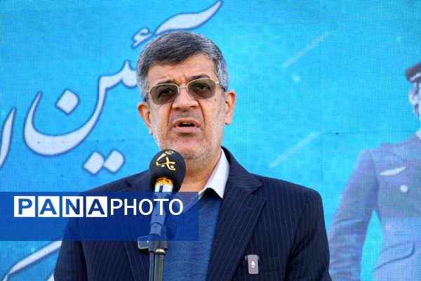 آیین نمادین نواختن «گلبانگ انقلاب اسلامی » در مدرسه احمد فتاحی ناحیه دو یزد