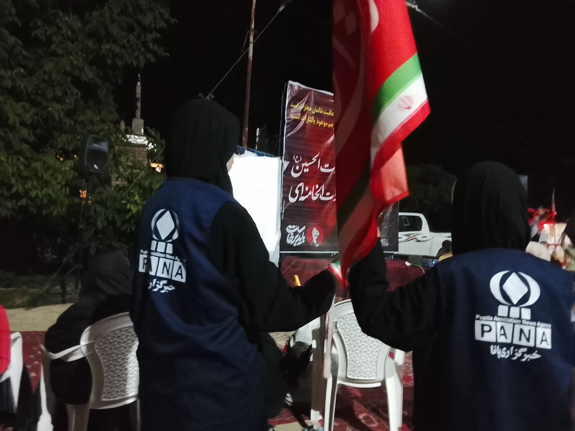 نماز جماعت همراه با اجتماعات شبانه در حسینیه شهدای شهر بار نیشابور 