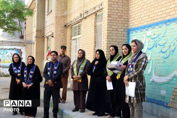 کارگاه آموزشی مدرسان پیشتاز و گردهمایی خبرنگاران پانا شهرستان فاروج با مسئولان سازمان دانش‌آموزی خراسان شمالی 
