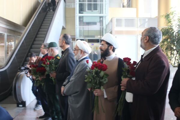 استقبال باشکوه مجاوران امام مهربانی‌ها از میهمانان بیست و دومین اجلاسیه بین‌المللی پیرغلامان حسینی در مشهد