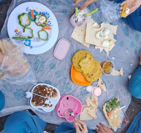 جشنواره غذای سالم در مدرسه سمیه کاشمر 