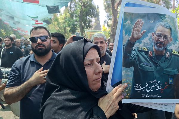 مراسم تشییع پیکر سردار شهید غلامحسین غیب پرور