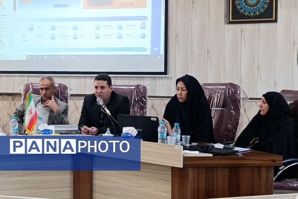 جلسه مراقبین سلامت مدارس در نیشابور 