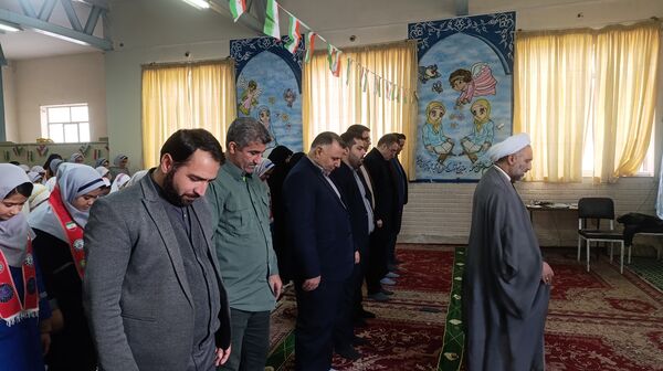 نماز مهمترین اولویت در مسائل تربیتی مدرسه