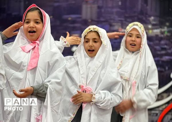  رقابت گروه‌های مدرسه‌ای برای صعود به مرحله استانی