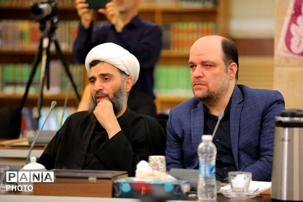  رونمایی از کتاب «برای پدر» با حضور رئیس شورای سیاستگذاری ائمه جمعه کشور و شاعران برجسته کشور