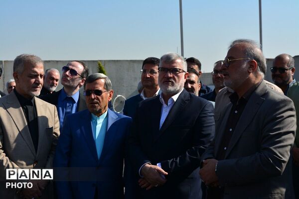 بازدید استاندار تهران از دبیرستان تمام هوشمند «شهید ابراهیم رئیسی» بهارستان دو