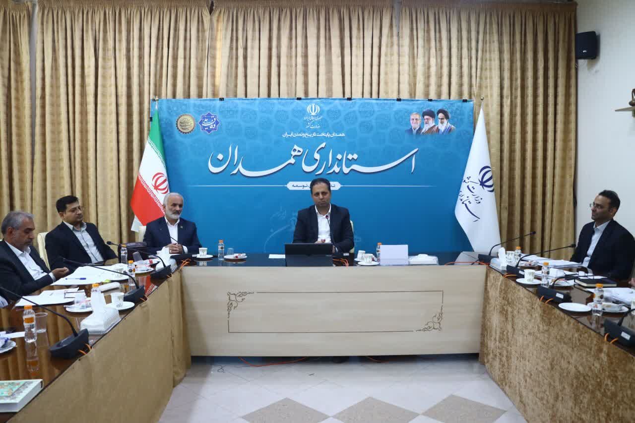 بررسی چالش‌های تولید و توزیع نان در جلسه شورای آرد و نان استان همدان