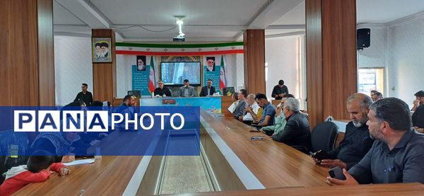 نشست اصحاب رسانه شهرستان سامان با مدیرکل فرهنگ و ارشاد اسلامی استان چهارمحال و بختیاری