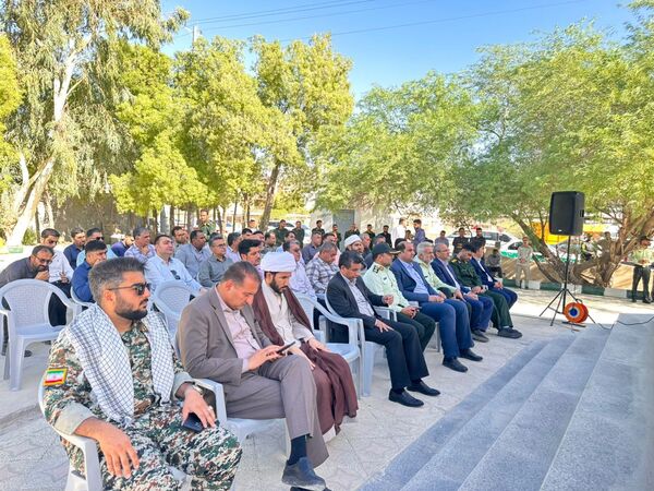 غبارروبی قبور مطهر شهدا در بستک