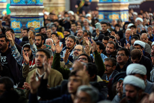 تشییع شهید علی حیدری پزشک مستقر در بیروت در مسجد مقدس جمکران