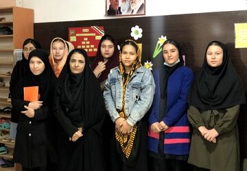 گفتگو با دانش آموزان و معلم مدرسه حضرت فاطمه (س) گرکز پیرو نهضت توسعه عدالت آموزشی