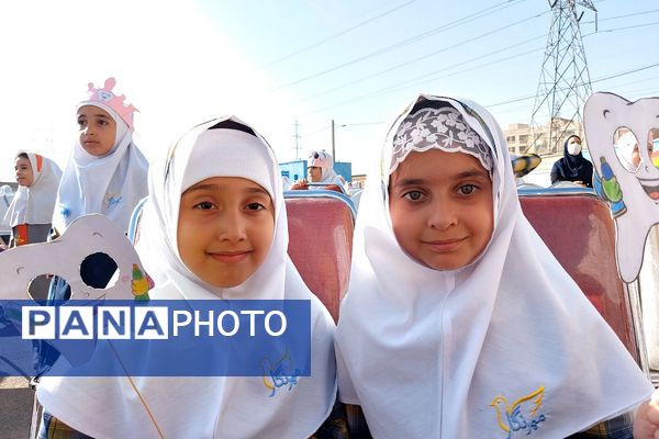 افتتاحیه پویش سلامت دهان و دندان و اجرای طرح وارنیش فلوراید در منطقه کهریزک 