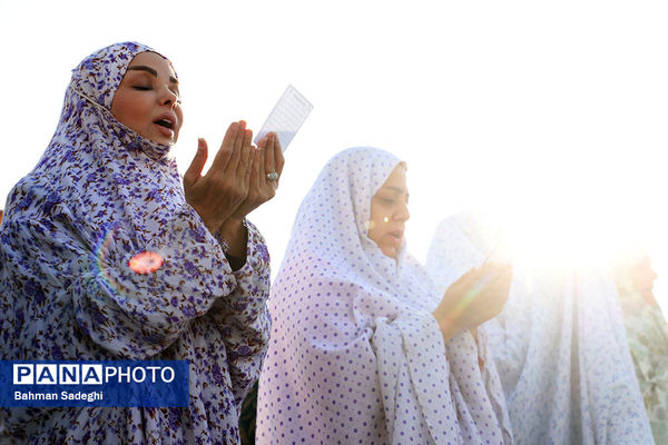 نماز عید فطر - امامزاده پنج تن لویزان